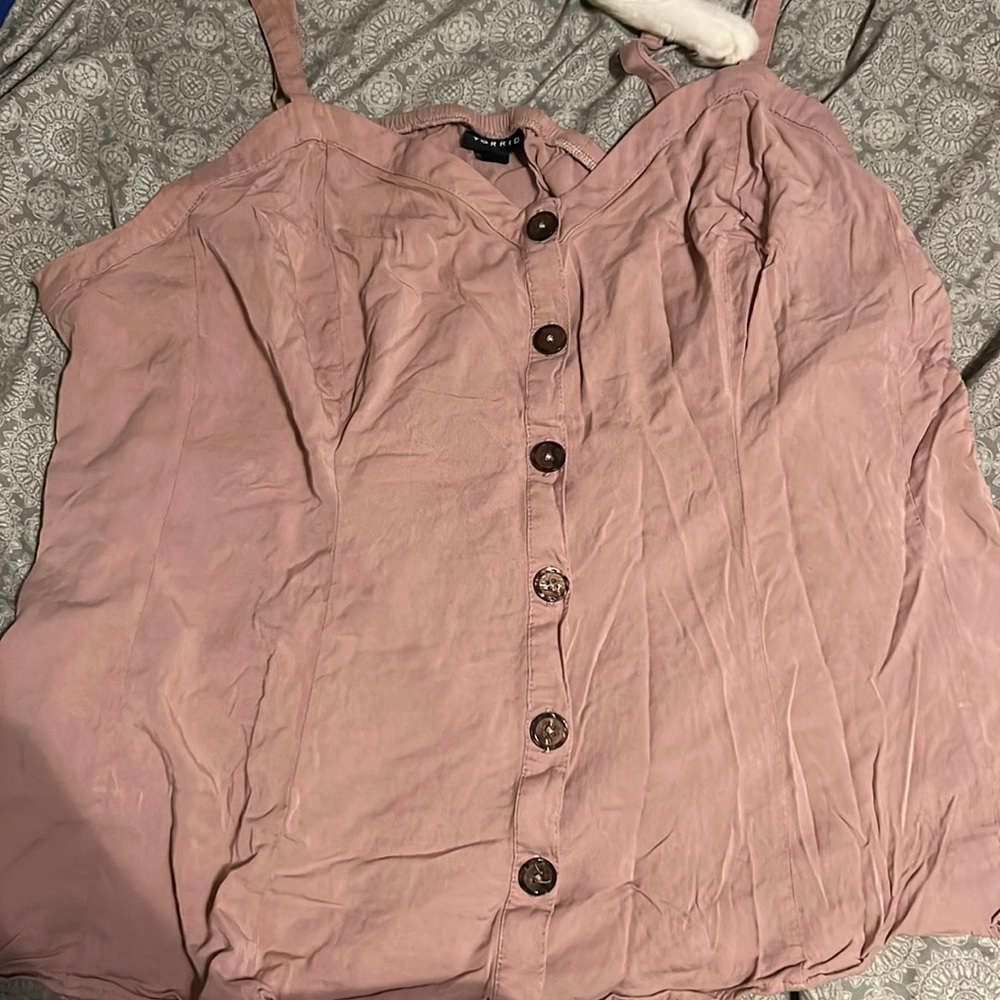 Powder pink torrid button up spaghetti strap size 3
